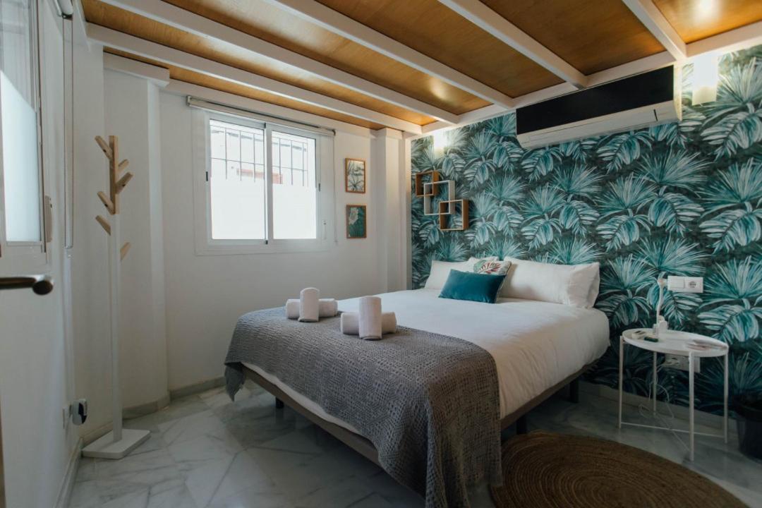 Cozy Next To The Alameda -2bdrm 1,5 Bath Apartament *