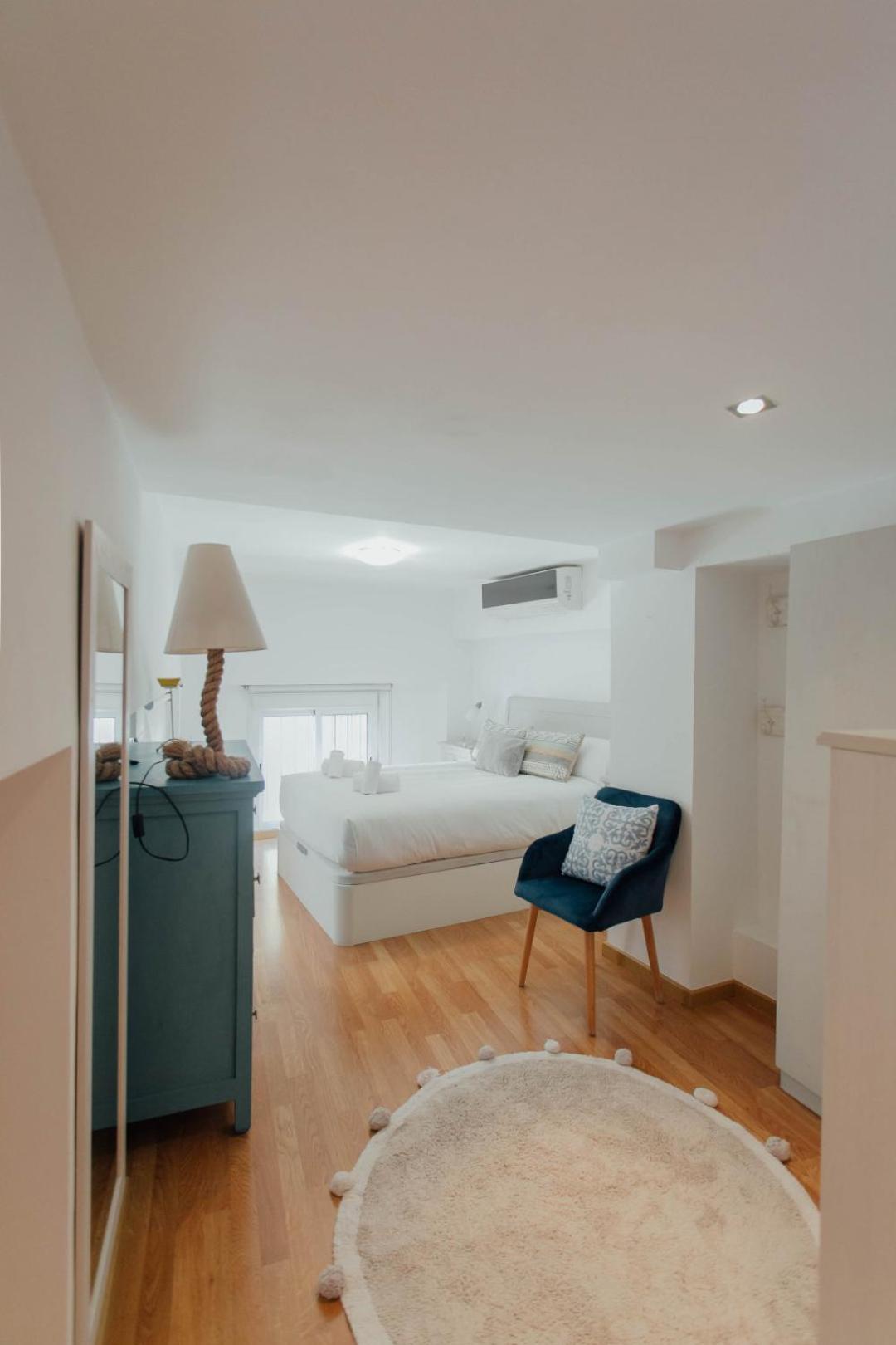 Cozy Next To The Alameda -2bdrm 1,5 Bath Sewilla